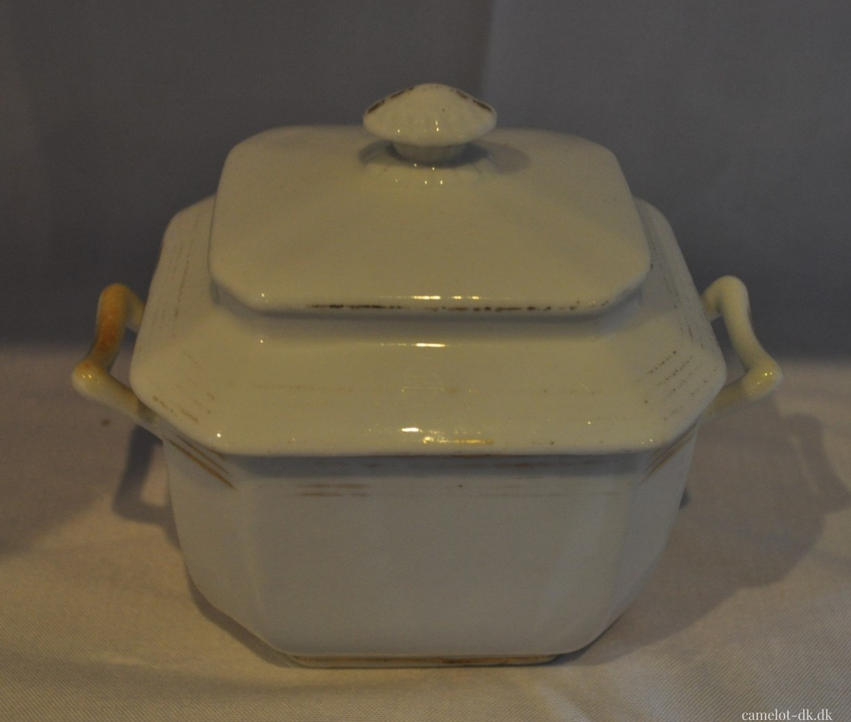 Fransk sukkerkrukke i porcelæn