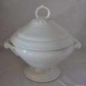 Fransk terrin med låg