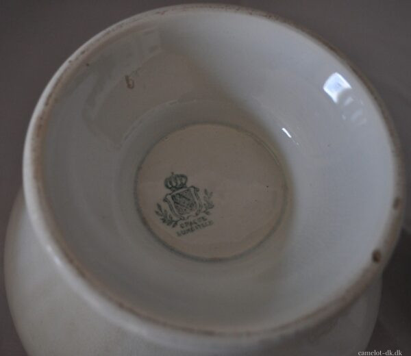 Fransk terrin med låg