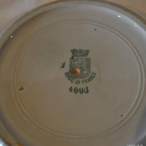 Gammel fransk terrin uden låg