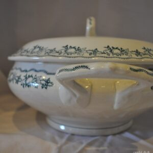 Fransk terrin med låg