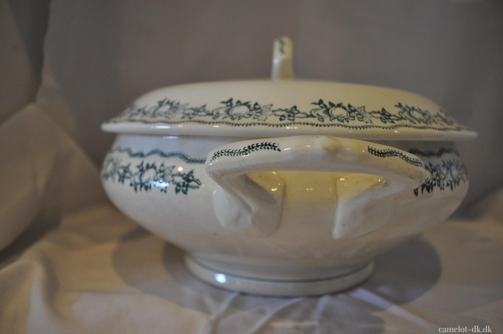 Fransk terrin med låg