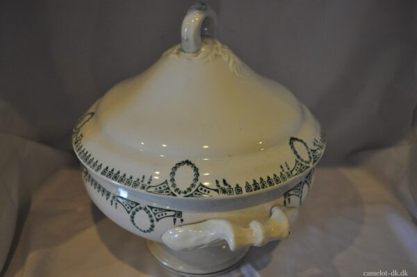 Fransk terrin med låg