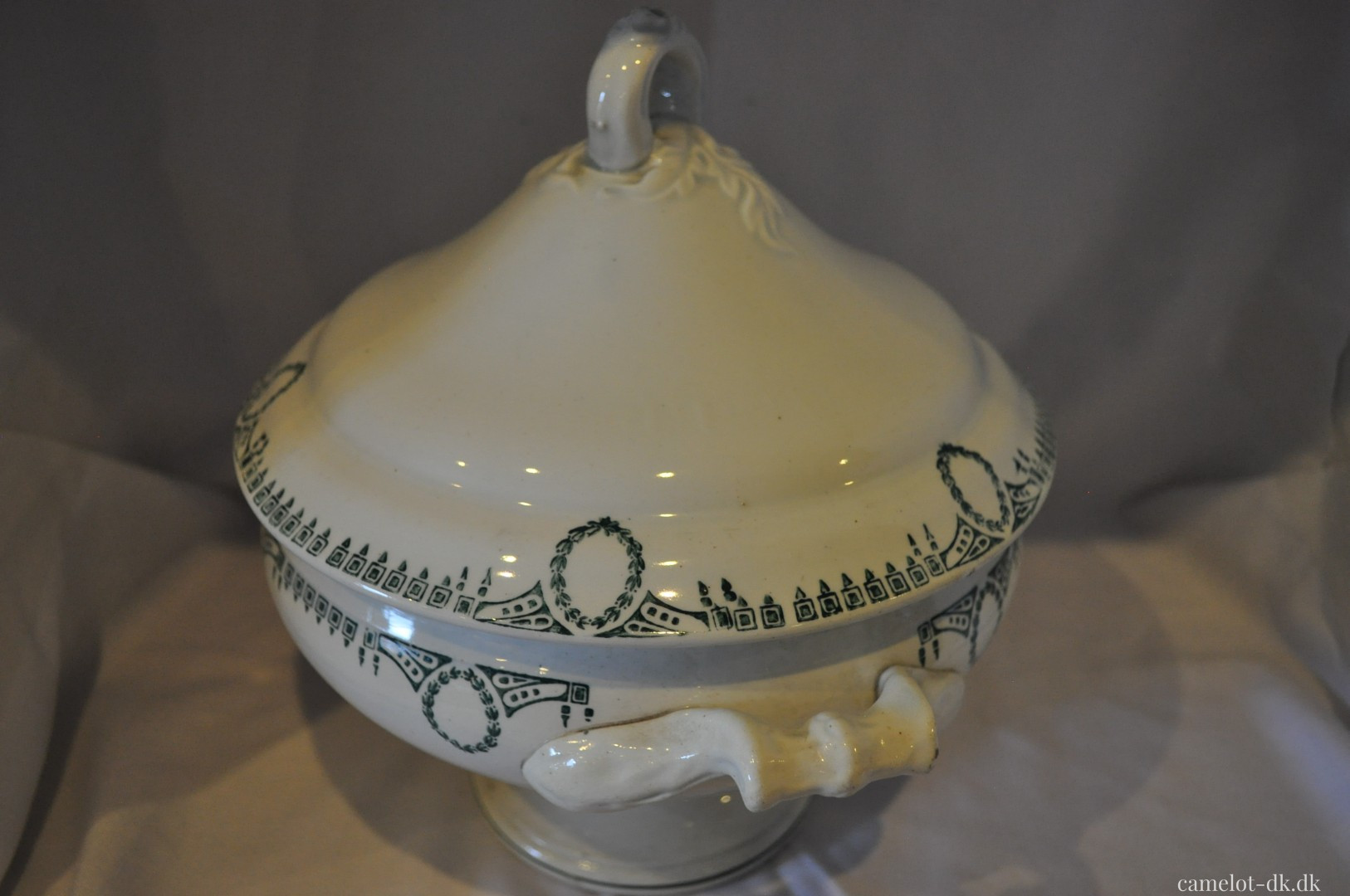 Fransk terrin med låg