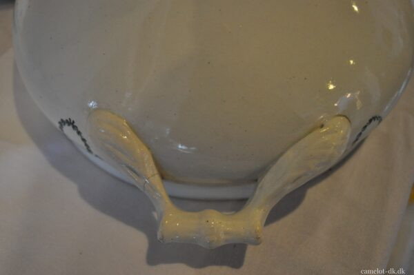 Fransk terrin med låg