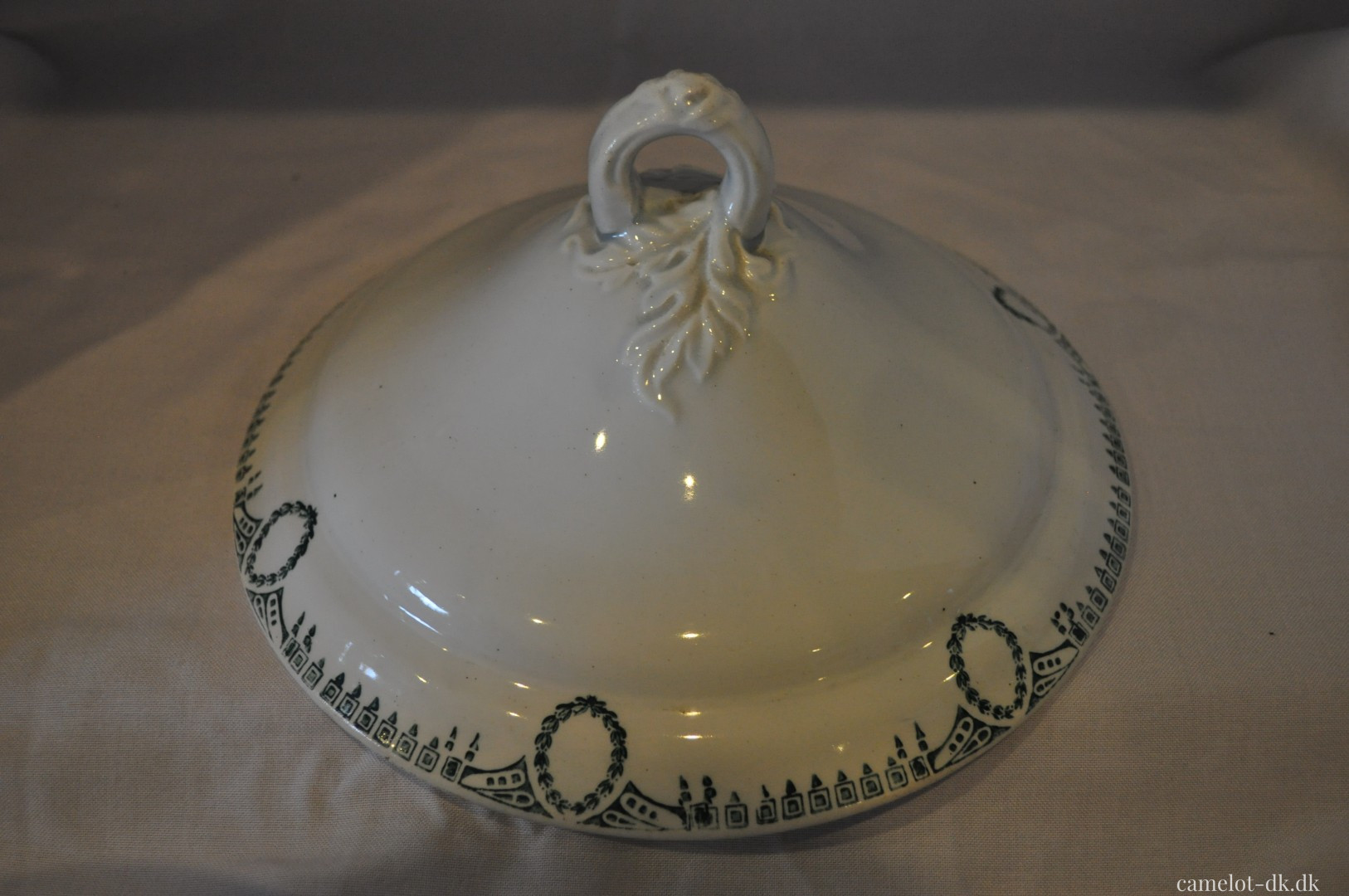 Fransk terrin med låg