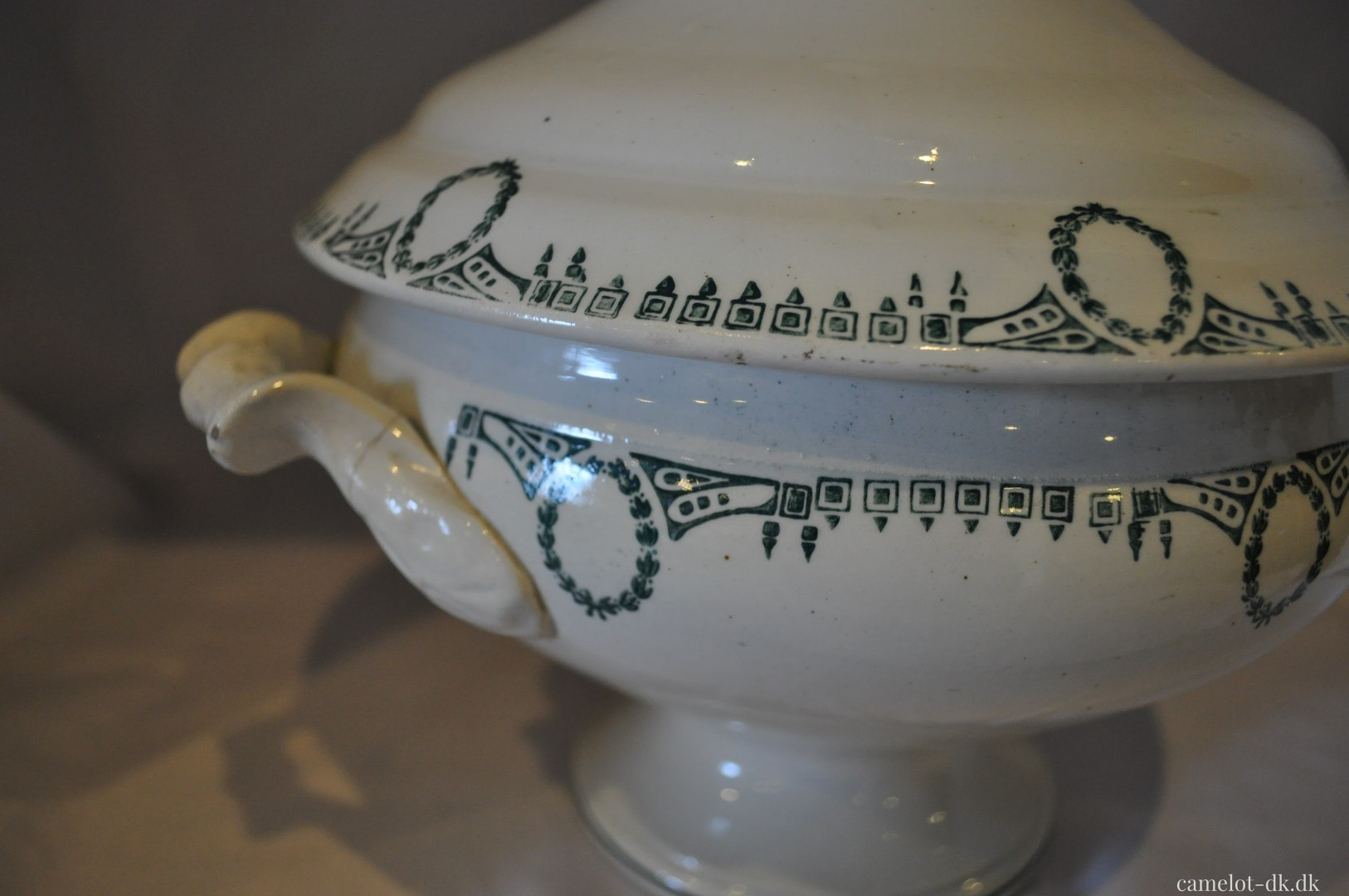 Fransk terrin med låg