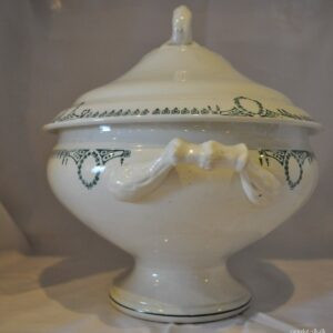 Fransk terrin med låg