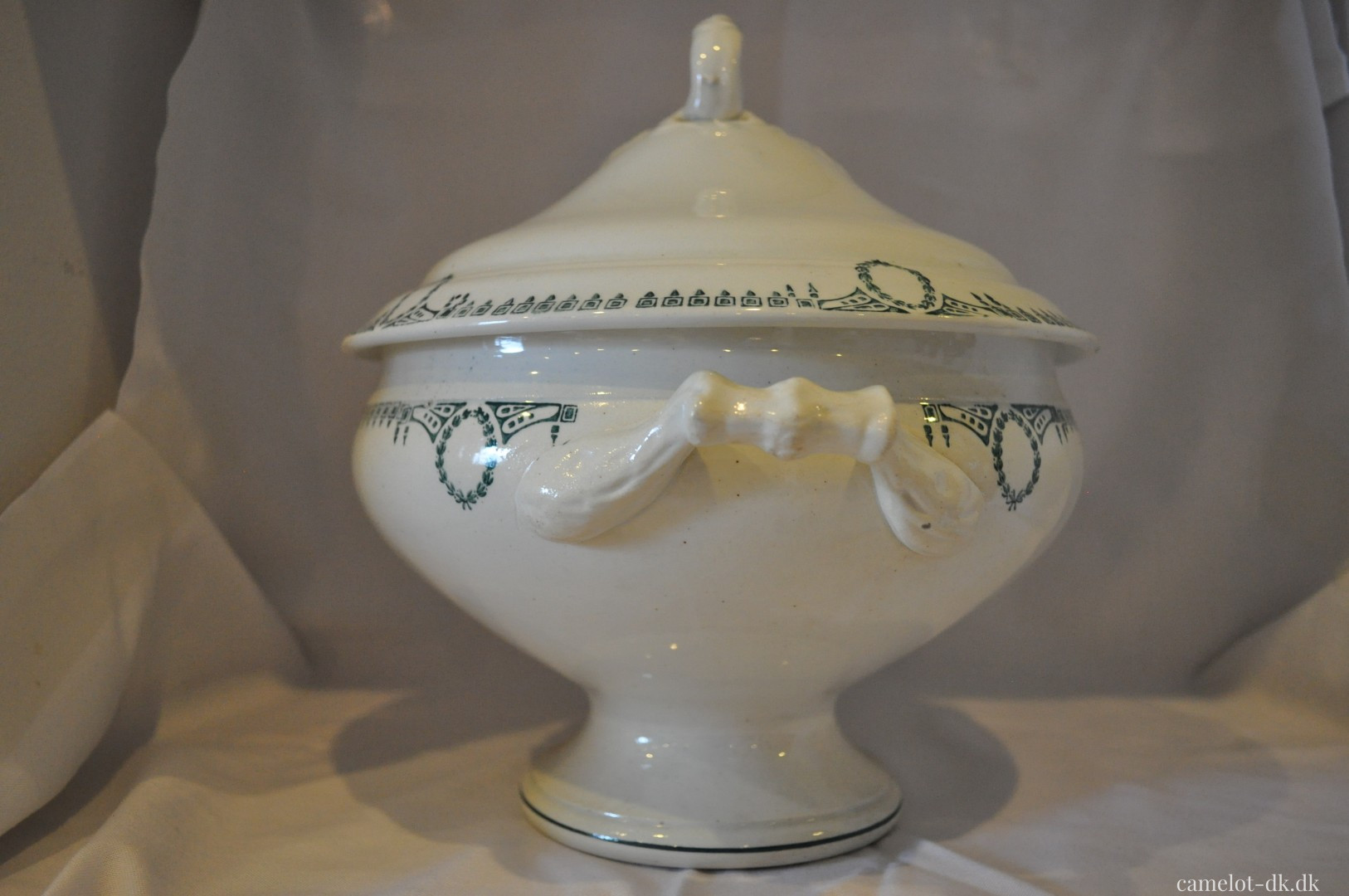 Fransk terrin med låg