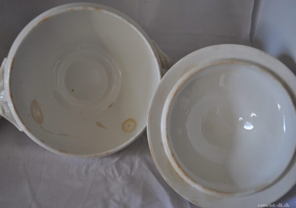 Fransk terrin med låg