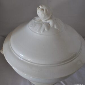 Fransk terrin med låg