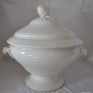 Fransk terrin med låg