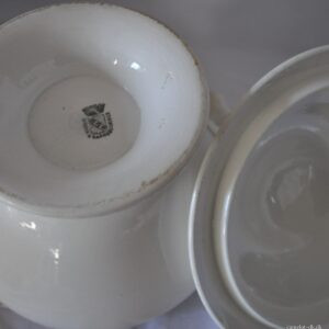 Fransk terrin med låg